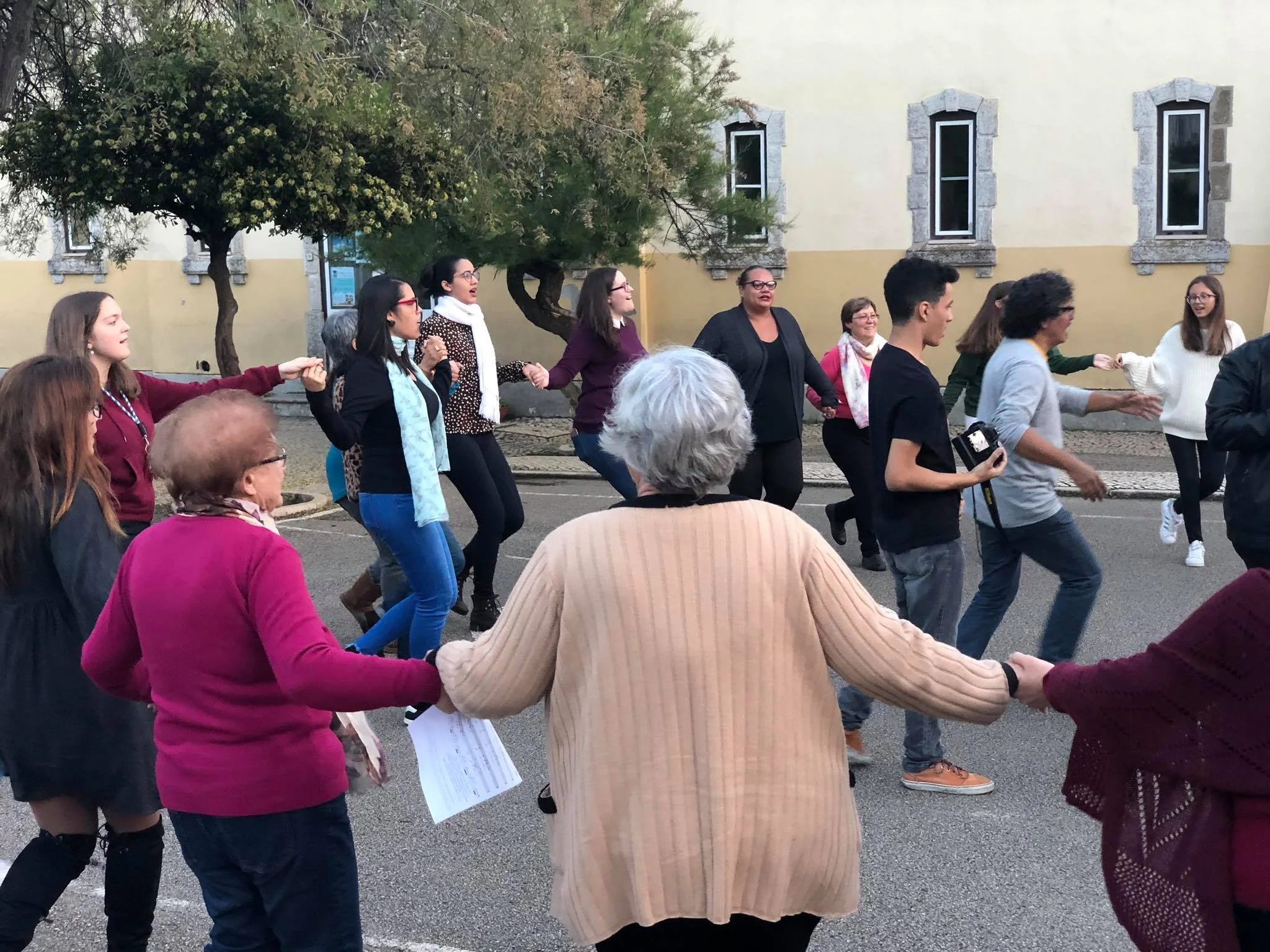 Tutti — coro e grupo vocal VoxLaci em Cascais